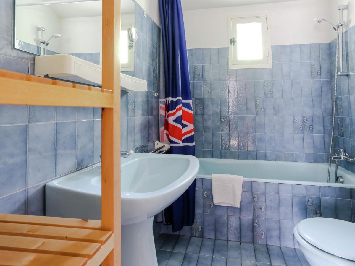 Snug Holiday Home In Bormes Les Mimosas With Pool Bagian luar foto
